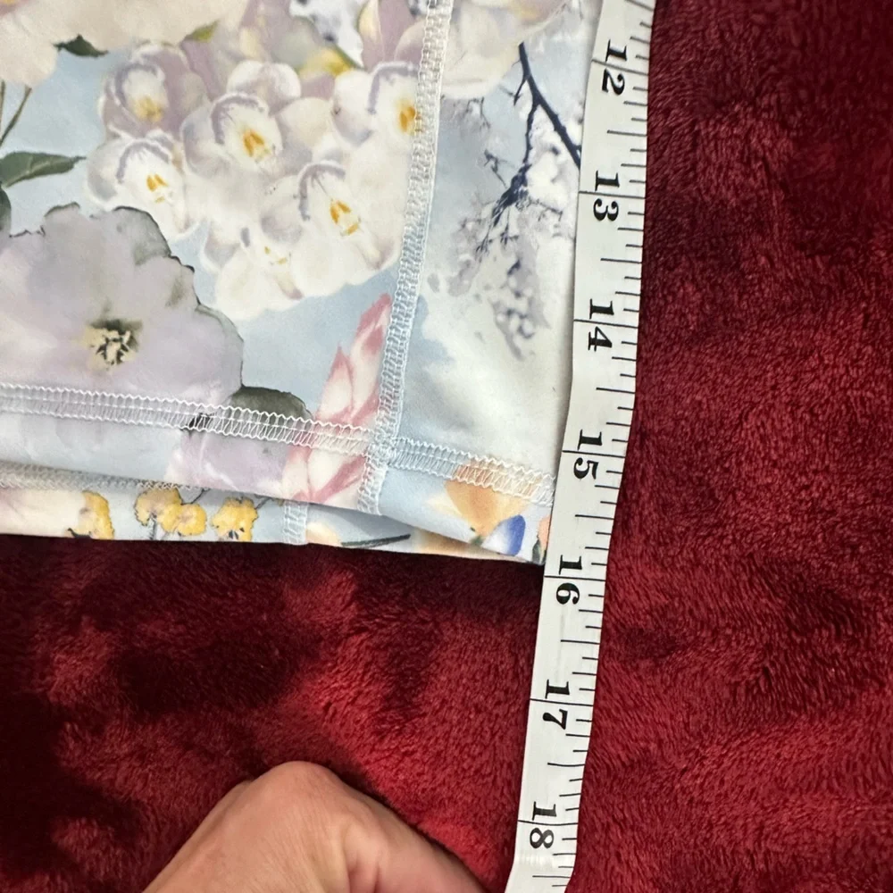 Jessica Simpson NEW Floral Two-Piece Crop Top and Short Set - Pastel Blue Floral - Picture 3 of 4